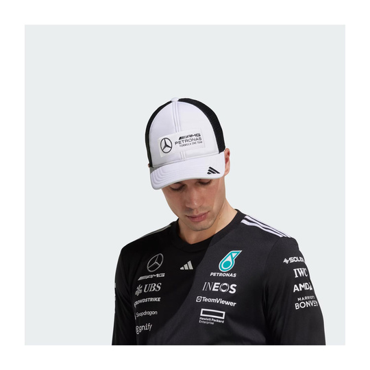 Gorra de béisbol Logo Trucker Mercedes AMG F1 2025 blanco
