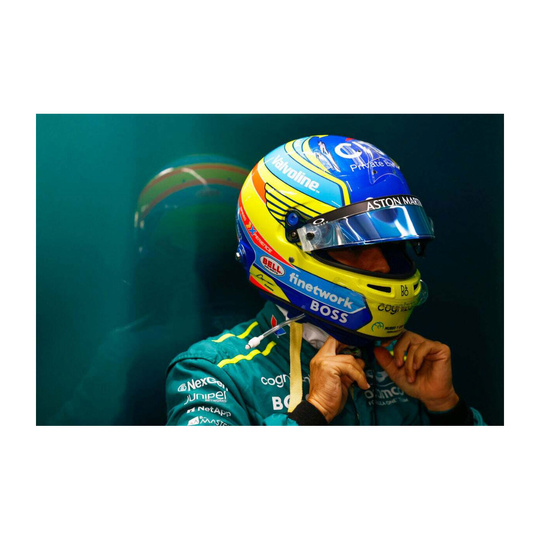 Casco de Fernando Alonso a escala 1:5 del Aston Martin F1 2025