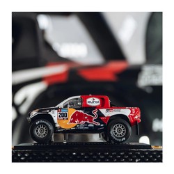 Coche a escala 1:24 Toyota Gazoo Racing HILUX T1+ Dakar Winner